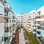 Elisabeth Residence White With Parking